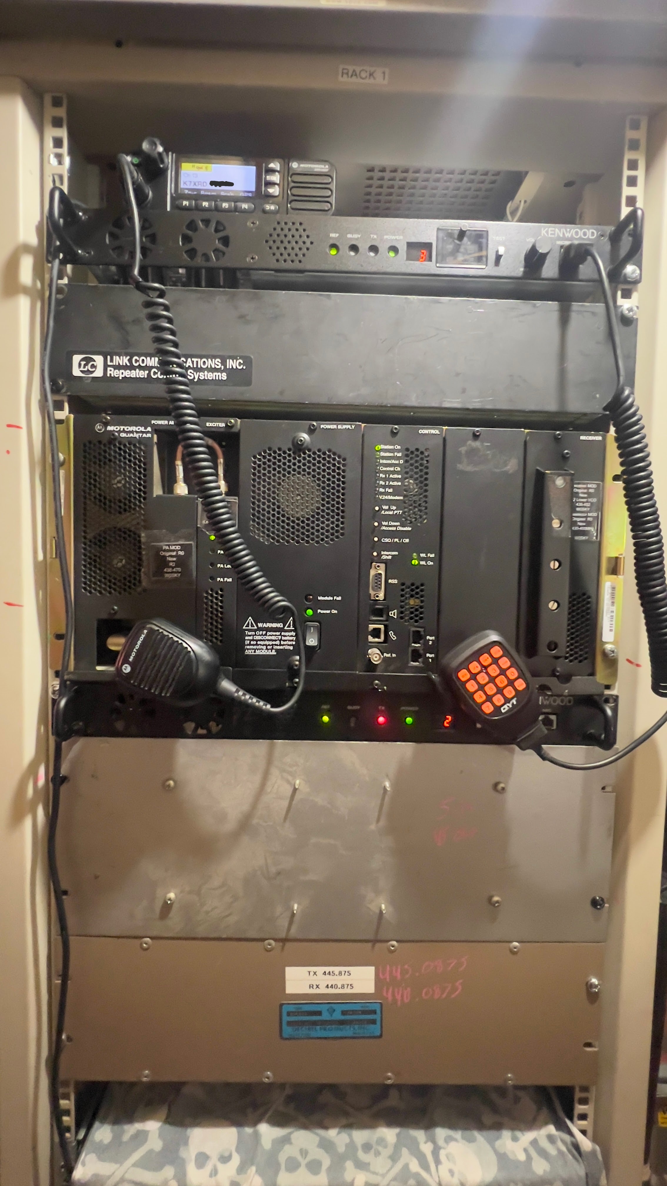 KK7GKG QTH Repeater Rack